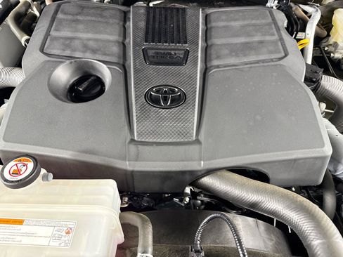 Used 2024 Toyota Tundra SR5 w/ SR5 Premium Package AWD/4WD image 42