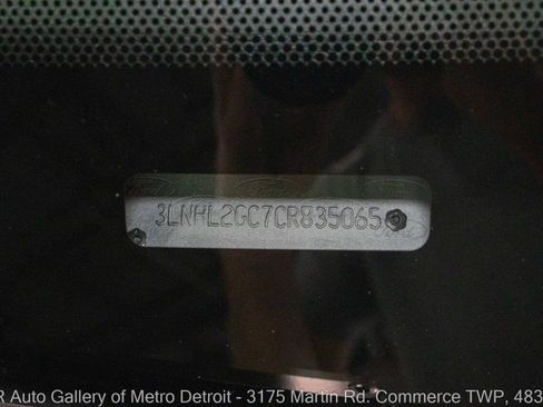 Used 2012 Lincoln MKZ FWD image 17