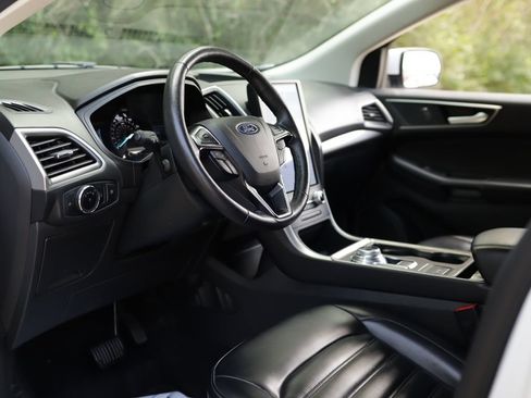 Used 2024 Ford Edge SEL AWD/4WD image 9