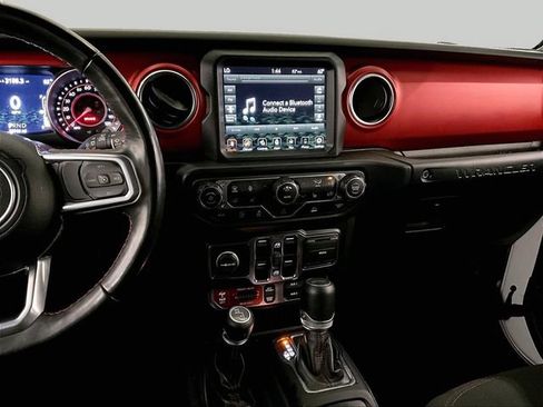 Used 2022 Jeep Wrangler Unlimited Rubicon w/ Cold Weather Group AWD/4WD image 6
