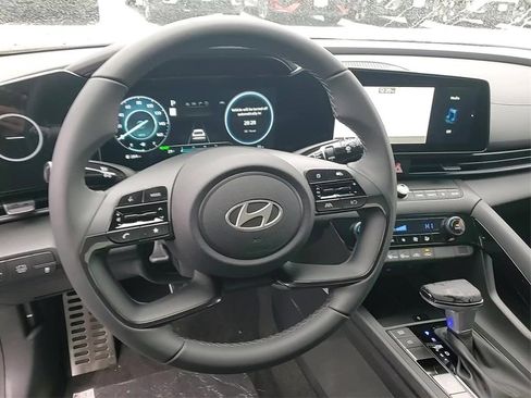 Certified 2025 Hyundai Elantra SEL w/ Cargo Package image 37