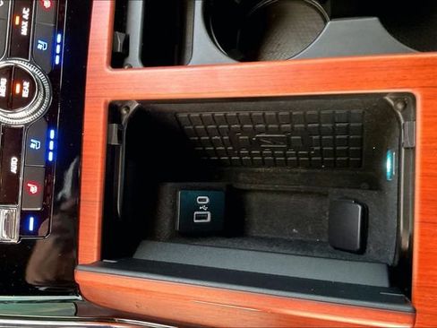 Used 2023 Lincoln Navigator Reserve AWD/4WD image 16