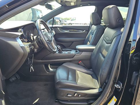 Used 2021 Cadillac XT5 Premium Luxury FWD image 8