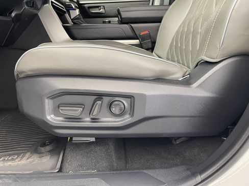 Used 2025 Toyota Tundra SR5 w/ SR5 Convenience Package AWD/4WD image 15
