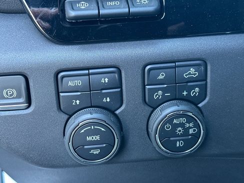 Used 2024 Chevrolet Silverado 1500 High Country w/ Technology Package image 42