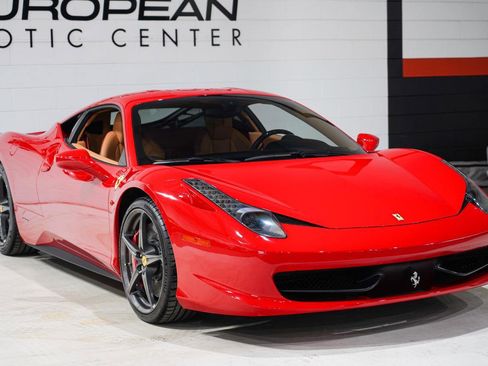 Used 2015 Ferrari 458 Italia image 29
