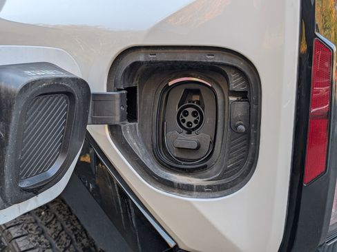 Used 2024 GMC Hummer EV 2X w/ LPO, Sport Package image 40