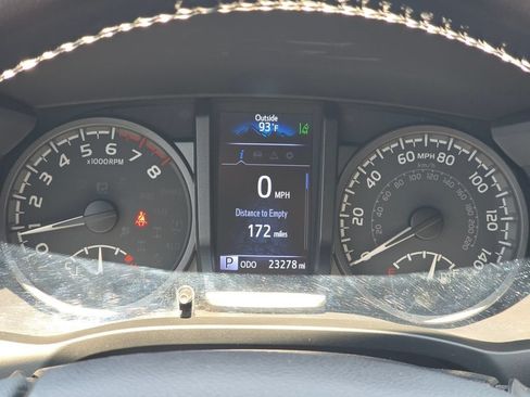 Used 2022 Toyota Tacoma TRD Off-Road w/ Technology Package AWD/4WD image 31