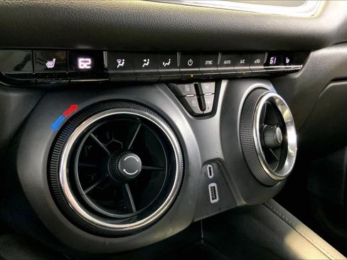 Used 2020 Chevrolet Blazer LT FWD image 35