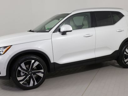 Used 2024 Volvo XC40 B5 Plus w/ Climate Package