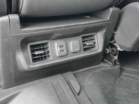 Used 2021 Chevrolet Silverado 1500 LT AWD/4WD image 20