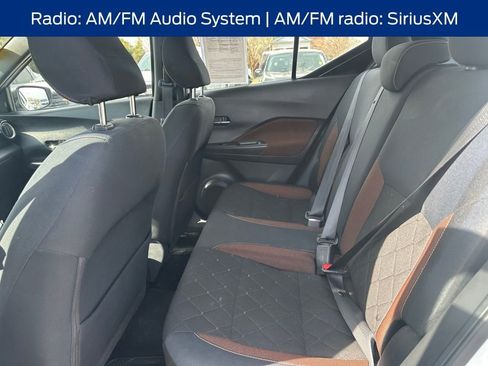 Used 2018 Nissan Kicks SR image 12