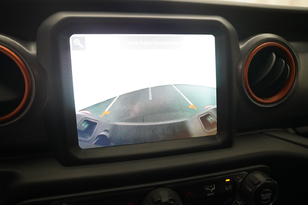 Used 2022 Jeep Gladiator Mojave w/ Cold Weather Group AWD/4WD image 18