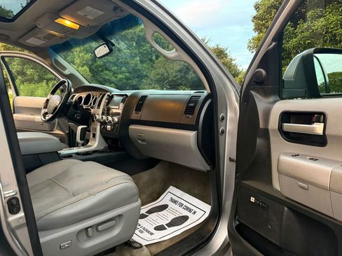 Used 2008 Toyota Sequoia Limited RWD image 13
