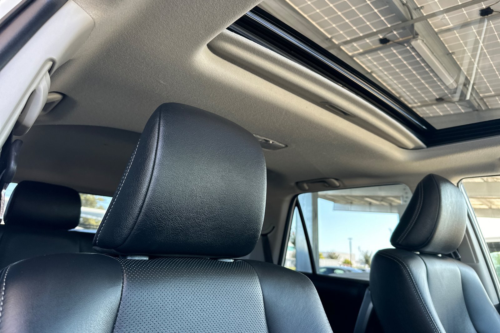 Used 2023 Toyota 4Runner Limited AWD/4WD image 18