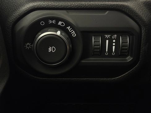 Used 2022 Jeep Wrangler Unlimited Sport AWD/4WD image 24