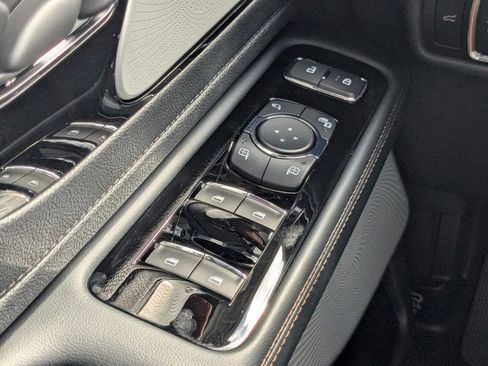 New 2025 Lincoln Aviator Reserve w/ Luxury Package image 28