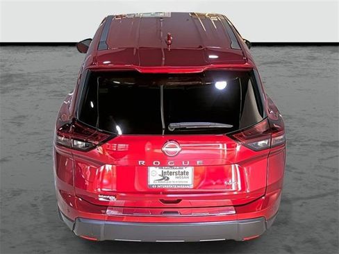 Used 2025 Nissan Rogue SV AWD/4WD image 3