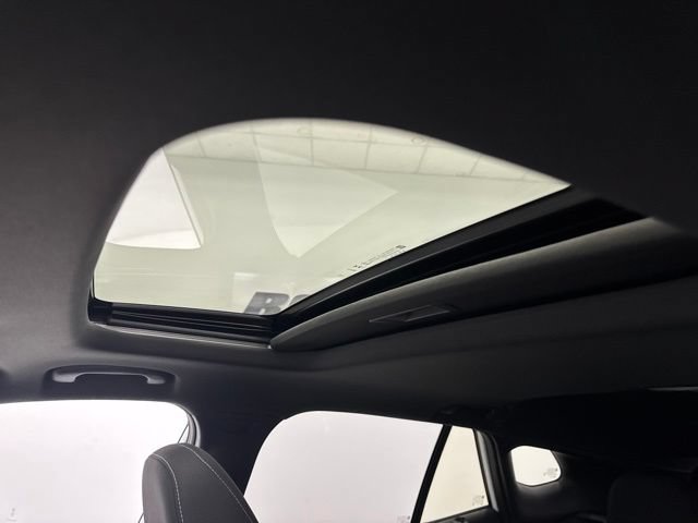 New 2026 Chevrolet Trax RS w/ Sunroof Package FWD image 22