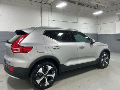 Used 2025 Volvo XC40 B5 Plus AWD/4WD image 3
