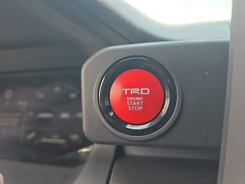 Used 2025 Toyota Tacoma TRD Off-Road AWD/4WD image 24