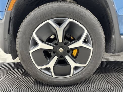 Used 2023 Rivian R1T Adventure image 9