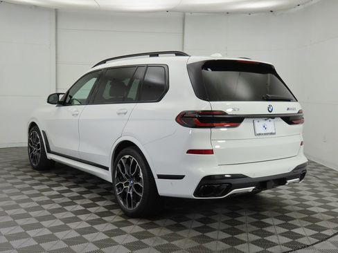 New 2026 BMW X7 M60i image 7