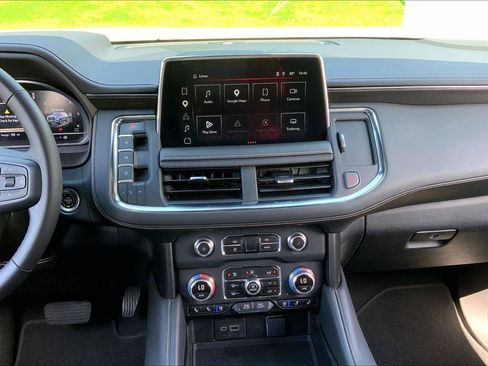 Used 2023 GMC Yukon AT4 w/ AT4 Premium Plus Package AWD/4WD image 6