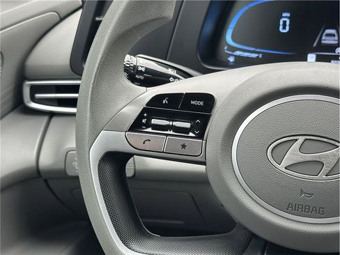 Used 2024 Hyundai Elantra SE image 20