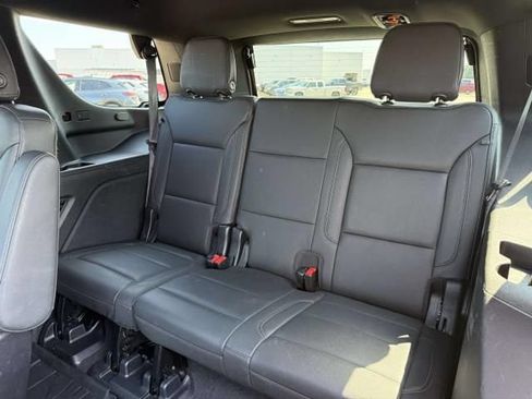 Used 2022 Chevrolet Tahoe Z71 w/ Luxury Package AWD/4WD image 16