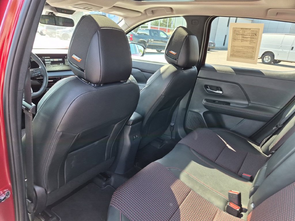 Used 2025 Nissan Kicks SR w/ SR Premium Package AWD/4WD image 34
