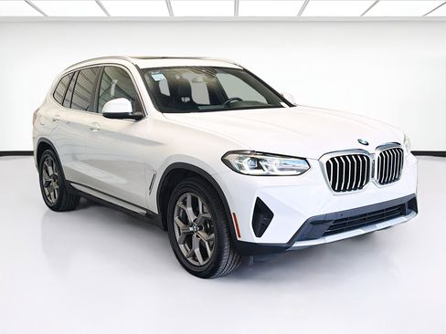 Used 2024 BMW X3 sDrive30i w/ Convenience Package RWD image 3
