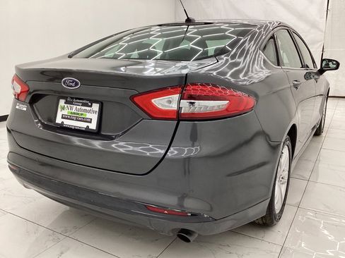 Used 2018 Ford Fusion SE w/ Fusion SE Technology Package image 9