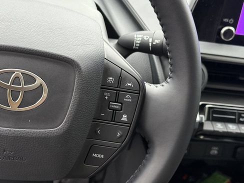 Used 2025 Toyota Prius LE FWD image 23