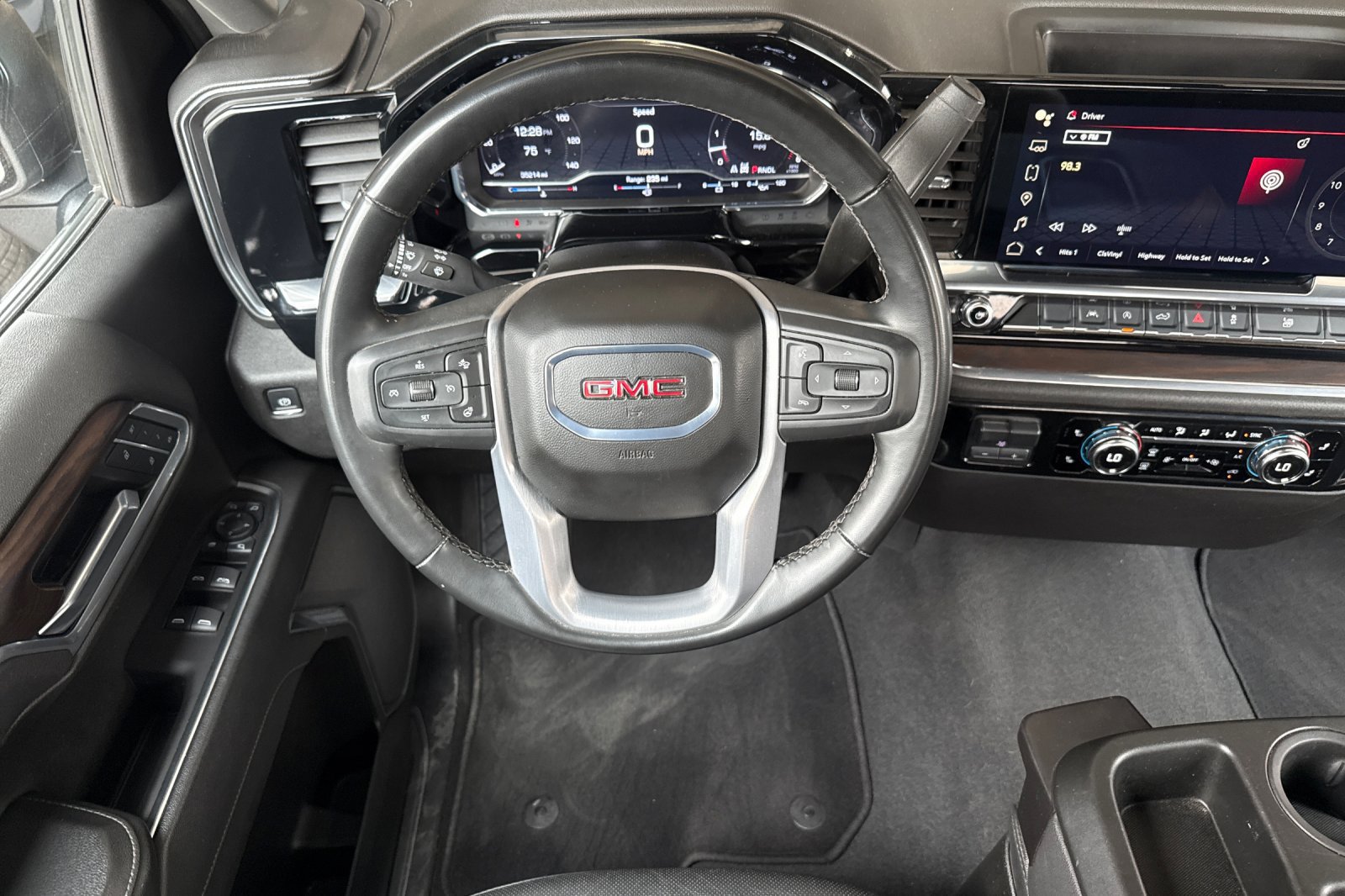 Used 2025 GMC Sierra 1500 SLT AWD/4WD image 15