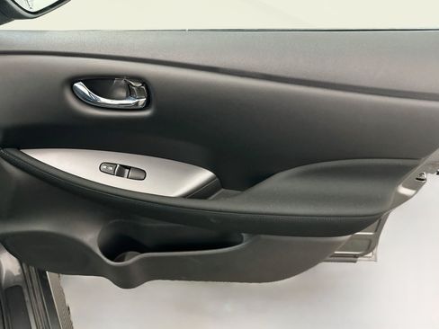 Used 2025 Nissan Leaf S FWD image 32