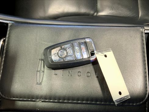 Used 2020 Lincoln Aviator Reserve w/ Equipment Group 202A AWD/4WD image 15