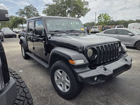 Used 2020 Jeep Gladiator Sport w/ Quick Order Package 24S AWD/4WD image 2