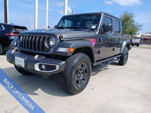 Used 2024 Jeep Gladiator Sport image 3