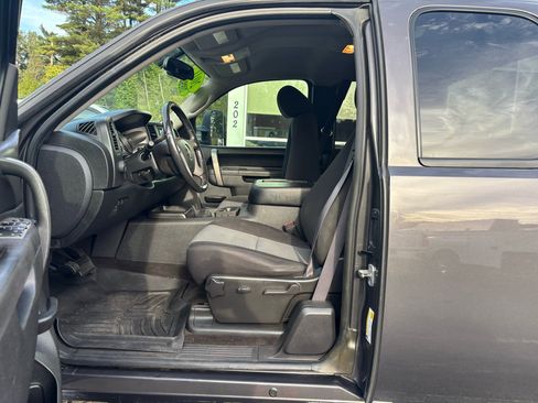 Used 2011 Chevrolet Silverado 2500 LT w/ Interior Plus Package image 23
