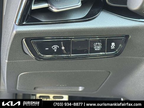 Used 2023 Kia Niro EX Touring image 9