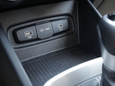 Used 2025 Hyundai Venue SEL FWD image 10