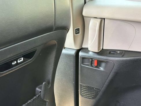 Used 2024 Chrysler Pacifica Limited FWD image 14