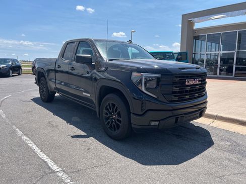 Used 2025 GMC Sierra 1500 Elevation AWD/4WD image 3