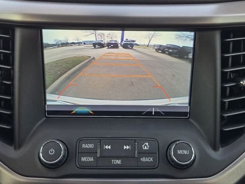 Used 2017 GMC Acadia SLT image 13