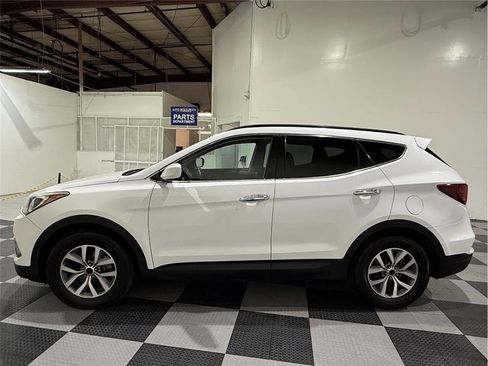 Used 2017 Hyundai Santa Fe Sport image 9