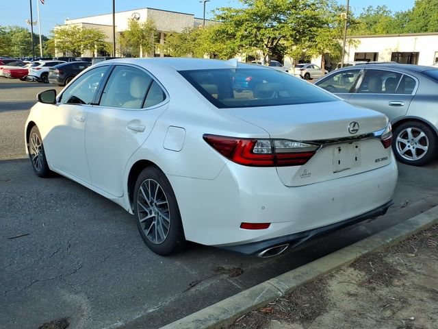 Used 2016 Lexus ES 350 w/ Luxury Package w/Wood Trim FWD image 4
