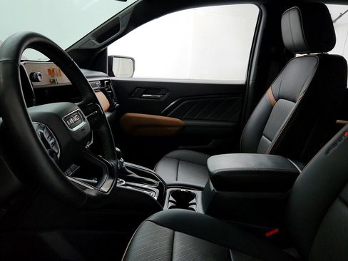Certified 2024 GMC Canyon AT4 w/ AT4 Premium Package AWD/4WD image 12