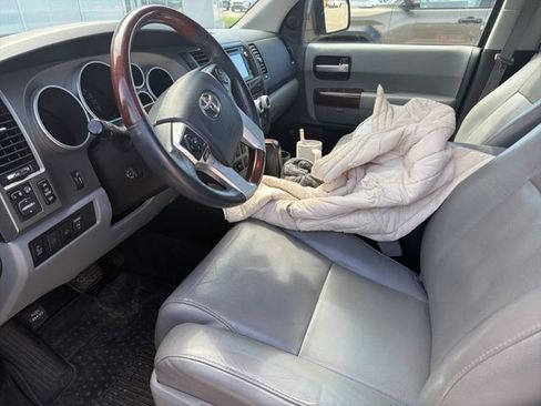 Used 2017 Toyota Sequoia Platinum AWD/4WD image 13