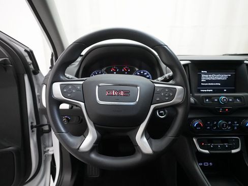 Used 2023 GMC Terrain SLE w/ Driver Convenience Package image 4